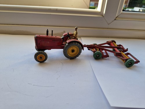Dinky toys massey harris - toys,