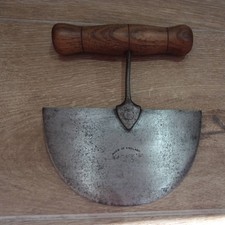 VINTAGE DOUGH /  PASTRY CUTTER