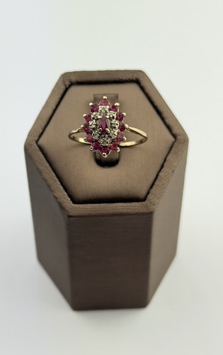 Ruby and diamond 9ct gold - 9ct, ring