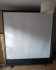 Metroplan Floor Projector Screen 1:1