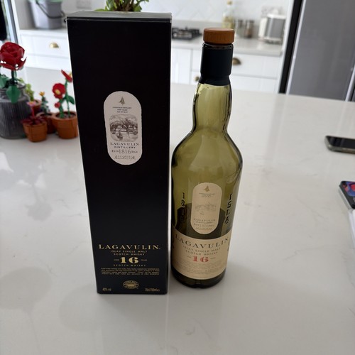 Lagavulin year old scotch - lagavulin,