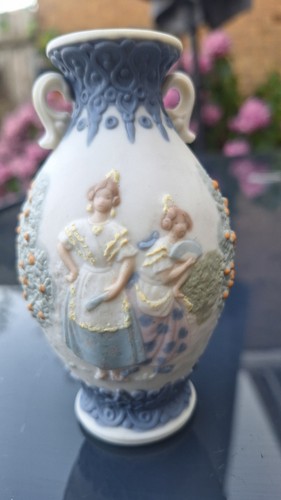 Lladro miniature urn vase 5259 - miniature,