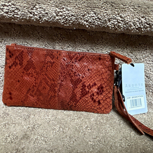 Assots london brown - london, python