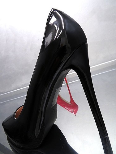 Black high pumps heel - high,