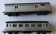 TRI-ANG 00 , 2 SHORT COACHES