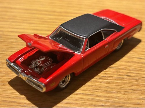Hot wheels dodge coronet - hot,