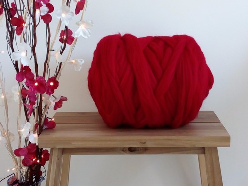 Scarlet red merino wool top - scarlet,