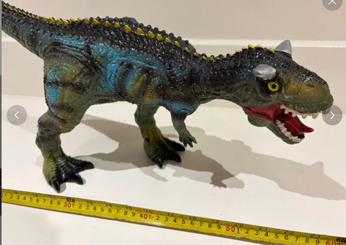 Large carnotaurus dinosaur - large,