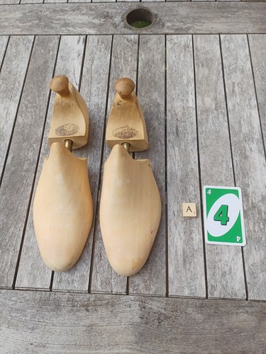 Wooden shoe trees - wooden,