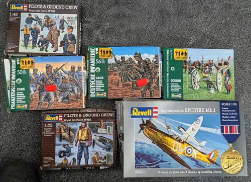 Revell military model - revell, kits