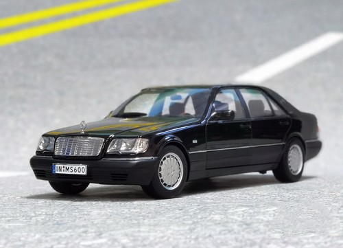 Scale mercedes benz s600 - 1/18,