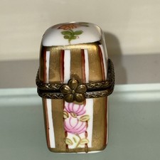 Limoges, De La Reine Porcelain