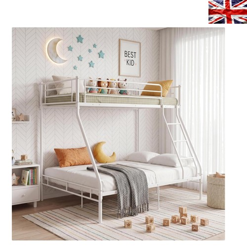 Space saving triple bunk - space-saving,