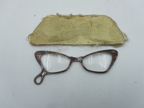 Cat eye lucite - cat's,