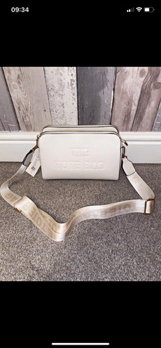 White pebbled faux leather - white,