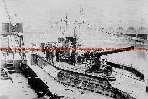 F003969 gun boat - gun, on