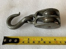 SMALL VINTAGE DOUBLE PULLEY
