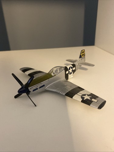 Corgi 51d mustang - p-51d,