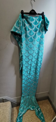 Primark mermaid tail blanket