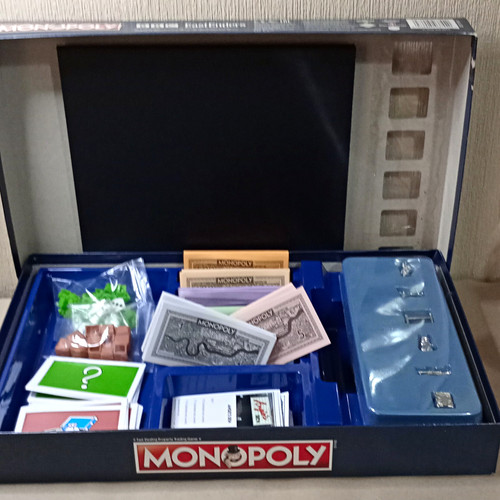 Hasbro monopoly eastenders bbc - monopoly,