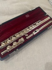 Yamaha YFL-211S YFL211S Flute Silver Plated Nickel Silver with Case