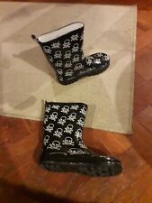 Welligogs boots UK2 In Excellent Condition Skull and Crossbones.