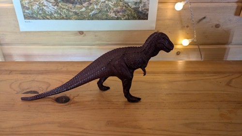 Invicta plastics tyrannosaurus - invicta,