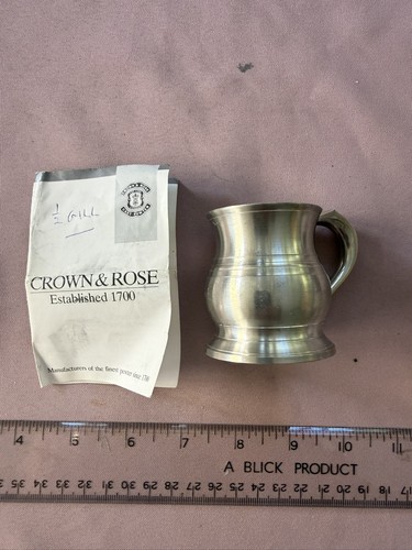 Vintage crown rose - &,