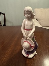 Old Tupton Ware Figurine Young Lady Hat Girl 21cm Tall Figure TW1258 Boxed New