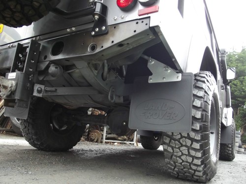 Land rover defender 110 - land, rear