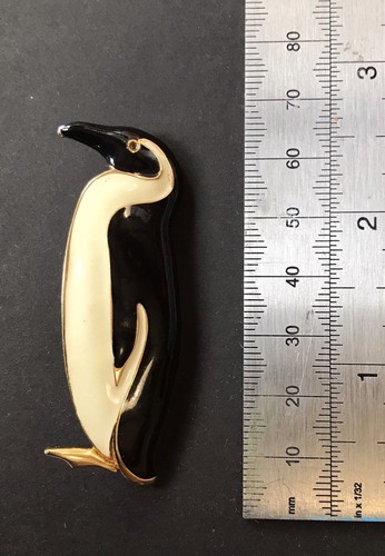 Trifari vintage penguin brooch