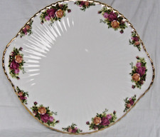 ROYAL ALBERT  OLD COUNTRY ROSES  LARGE FLAT CAKE STAND 14"  WIDE 1962 UNUSED 