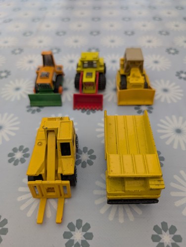 Matchbox lesley tractor shovel - tractor,