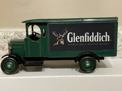 Lledo diecast morris light - morris, van