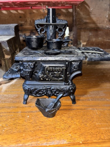 Cast iron miniature - cast, antique