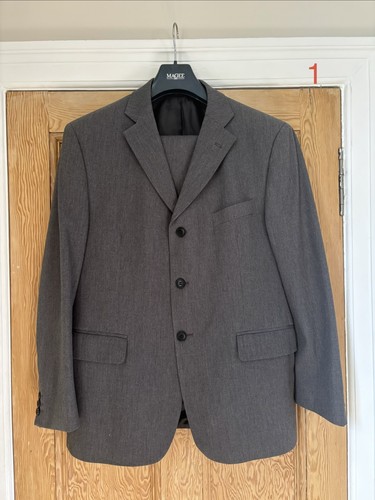 Suits assorted sizes - 5,