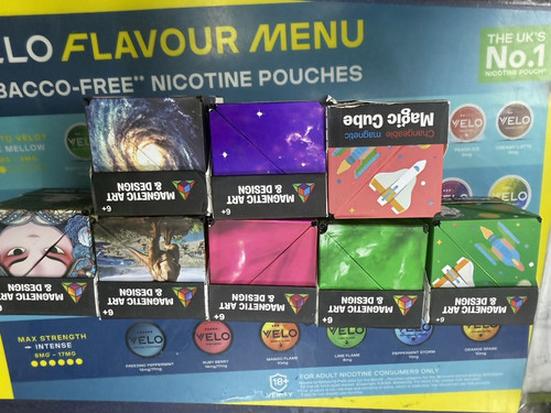 Magnetic changeable art - magnetic,