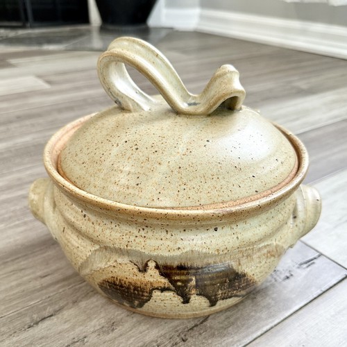 Signed studio pottery - pottery, tan
