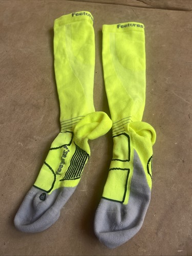 Figs compression socks neon - figs,