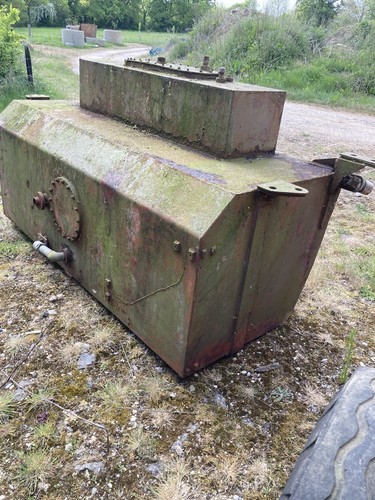 Steel water diesel tank maybe - water/diesel,