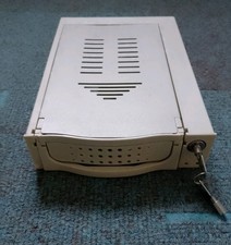 Removable 5.25" rack with keylock for 3.5" ide pata hard disk drive caddy & keys