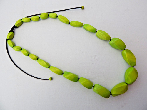 Chunky bead olive green wood - olive,