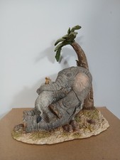 Tuskers Love Is A Cuddle