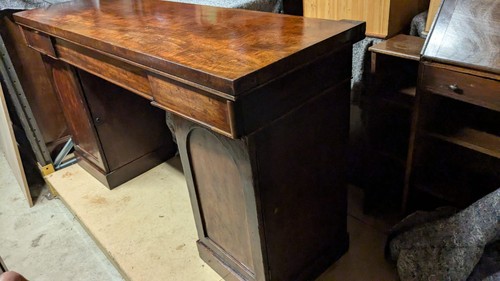 Antique long pedestal