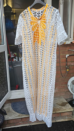Stunning white yellow - white,