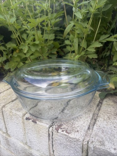 Pyrex vintage casserole dish - casserole,