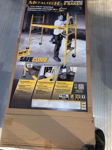 Metal scaffold on - 6',