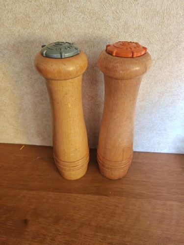 Vintage creuset salt and - le,
