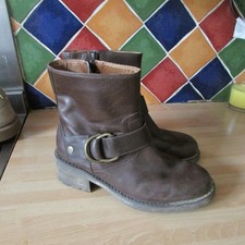 Clarks brown leather ladies ankle boots size 5 good condition