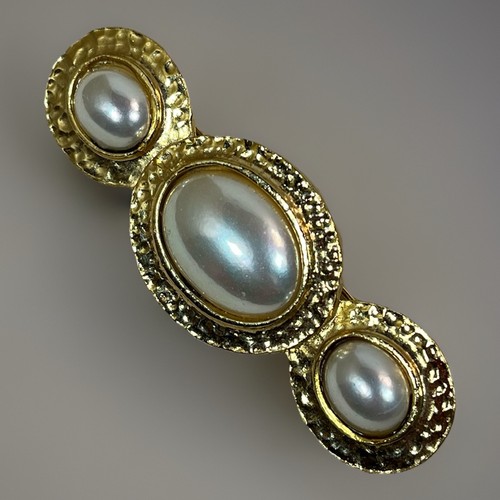 Sphinx hammered gold tone - hammered,